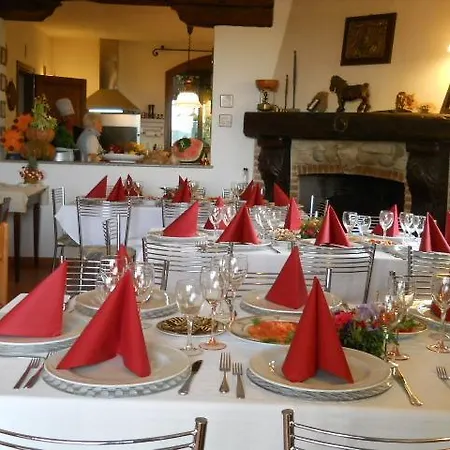Agriturismo Poggio La Buca 팜스테이 *